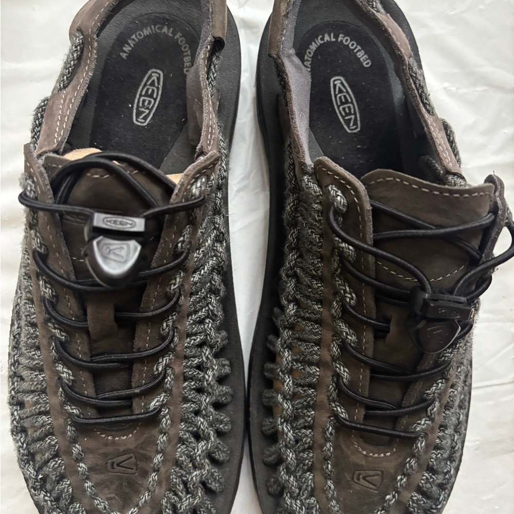 KEEN Men's Brown and Black Sandals
